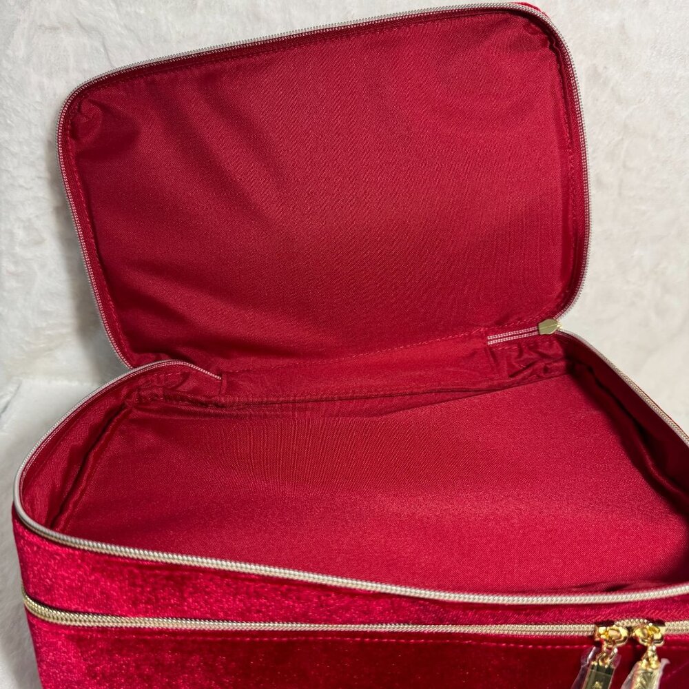 New 2024 Estee Lauder Red Velvet Soft Make-Up Case w Bow 2 Compartments - Picture 8 of 10
